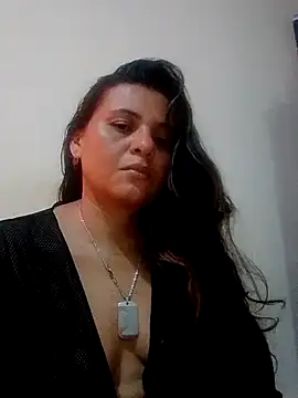 paulaRobles online show from October 2, 2025, 6:20 am