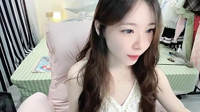 Snapshot of Gardenia-222 chatting on May 6, 2026, 2:44 pm Gardenia-222 online show from May 6, 2026, 2:44 pm