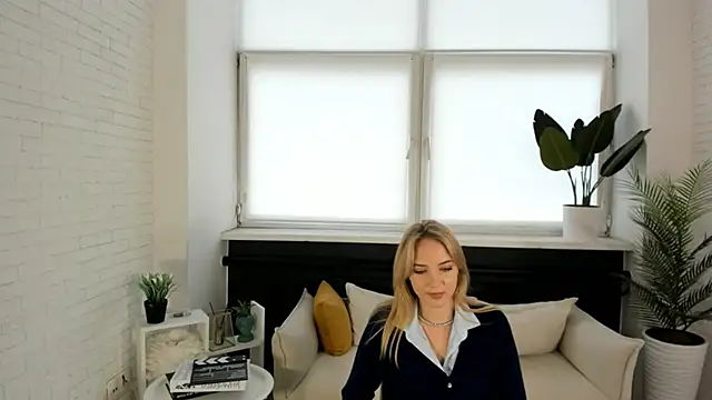 RanaeLaine online show from September 27, 2025, 5:23 am