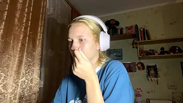 xX Looola Xx online show from October 3, 2025, 4:04 pm