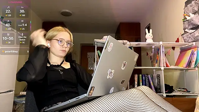 xX Looola Xx online show from November 10, 2025, 4:28 pm