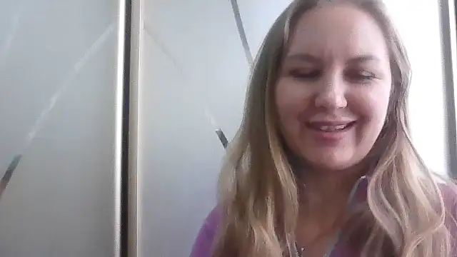 CamilleMinx online show from October 6, 2025, 10:45 am