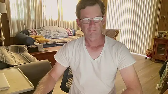Snapshot of guyhereoncam chatting on October 21, 2025, 12:06 pm guyhereoncam online show from October 21, 2025, 12:06 pm