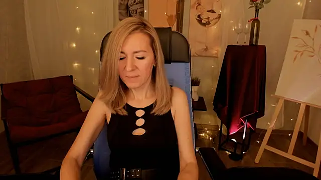 DonnaSmitth online show from December 19, 2025, 3:52 pm