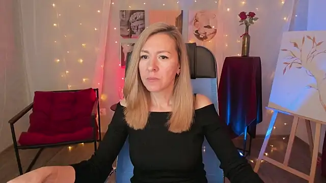 Snapshot of DonnaSmitth chatting on February 18, 2026, 6:37 pm DonnaSmitth online show from February 18, 2026, 6:37 pm