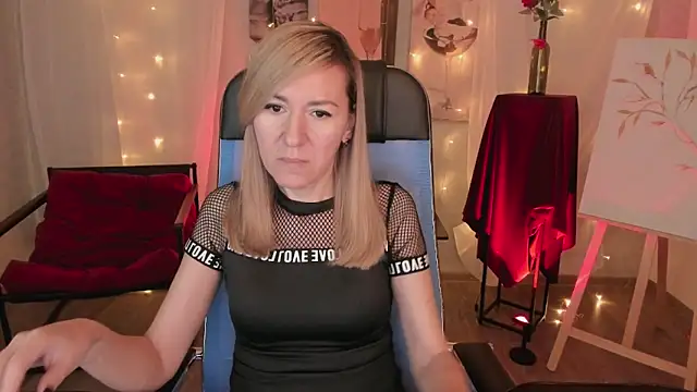 Snapshot of DonnaSmitth chatting on March 3, 2026, 7:09 pm DonnaSmitth online show from March 3, 2026, 7:09 pm