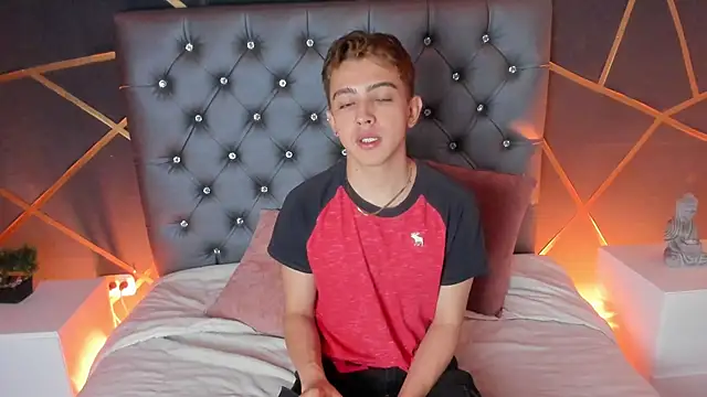 Snapshot of Lian_Miller1_ chatting on October 7, 2025, 1:19 pm Lian Miller1 online show from October 7, 2025, 1:19 pm