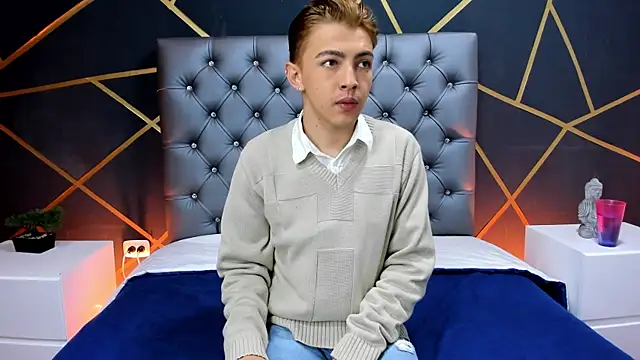 Snapshot of Lian_Miller1_ chatting on October 8, 2025, 12:36 pm Lian Miller1 online show from October 8, 2025, 12:36 pm