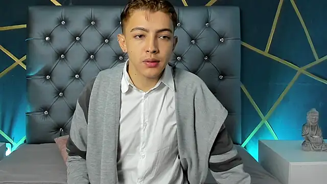 Snapshot of Lian_Miller1_ chatting on October 16, 2025, 12:28 pm Lian Miller1 online show from October 16, 2025, 12:28 pm