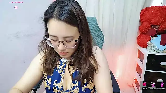 Snapshot of NEWONETO chatting on October 21, 2025, 8:37 am NEWONETO online show from October 21, 2025, 8:37 am