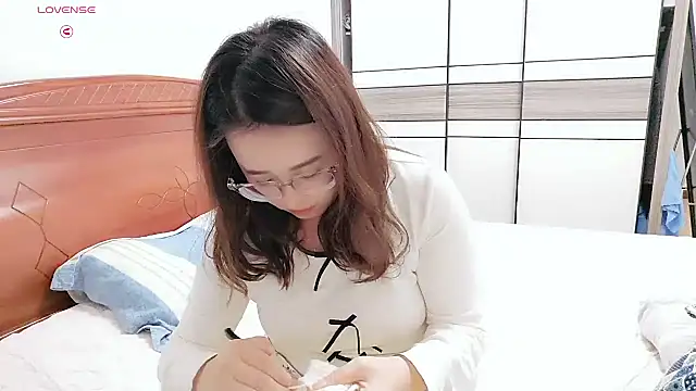 Snapshot of NEWONETO chatting on October 25, 2025, 12:56 pm NEWONETO online show from October 25, 2025, 12:56 pm