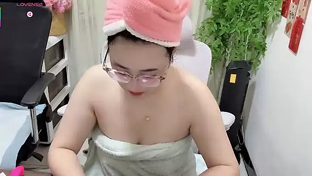 NEWONETO online show from July 24, 2026, 12:25 pm