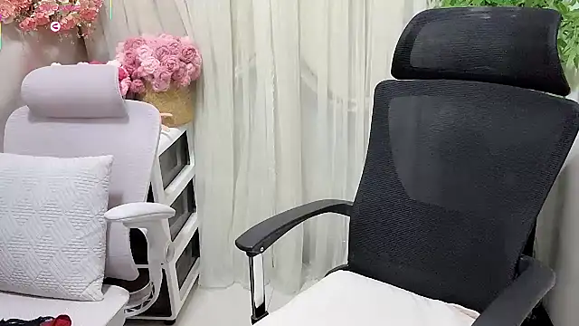 NEWONETO online show from July 25, 2026, 11:52 am