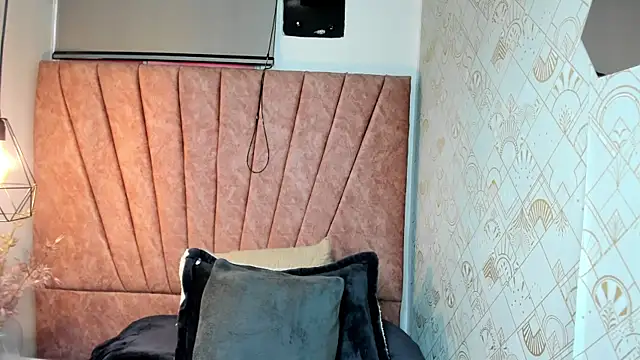 Issa Milf   online show from November 15, 2025, 12:13 pm