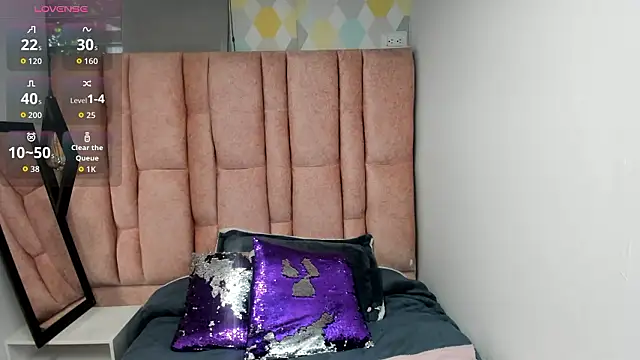 Issa Milf   online show from February 11, 2026, 1:05 pm