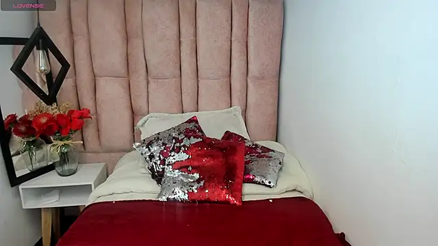 Issa Milf   online show from June 15, 2026, 1:57 pm