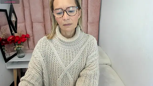 Issa Milf   online show from June 20, 2026, 1:47 pm