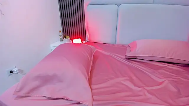 Snapshot of liz__cute chatting on October 18, 2025, 11:33 am liz cute online show from October 18, 2025, 11:33 am