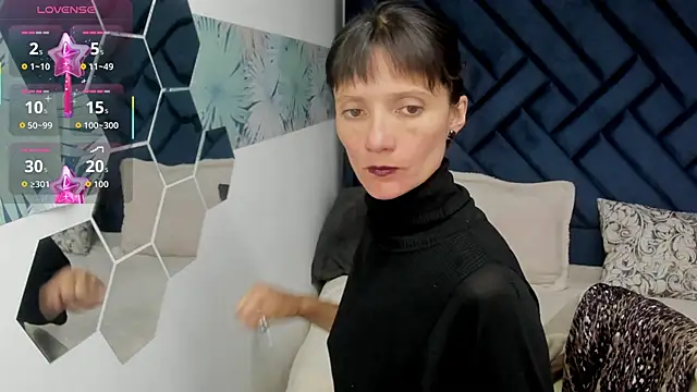 Snapshot of Valery_More__ chatting on October 7, 2025, 12:13 pm Valery More online show from October 7, 2025, 12:13 pm