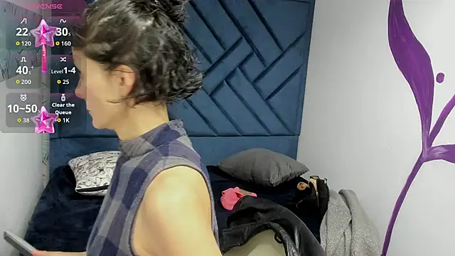 Snapshot of Valery_More__ chatting on October 11, 2025, 12:15 pm Valery More online show from October 11, 2025, 12:15 pm