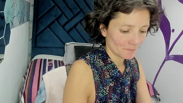 Snapshot of Valery_More__ chatting on October 28, 2025, 12:09 pm Valery More online show from October 28, 2025, 12:09 pm