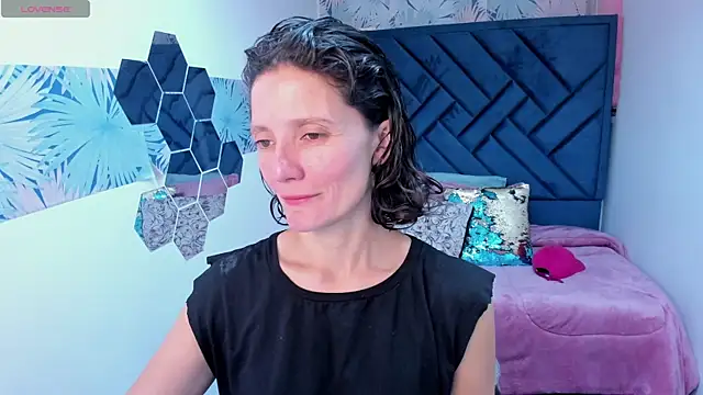 Valery More   online show from May 7, 2026, 1:16 pm