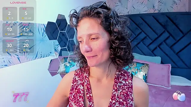 Snapshot of Valery_More__ chatting on May 15, 2026, 12:45 pm Valery More online show from May 15, 2026, 12:45 pm