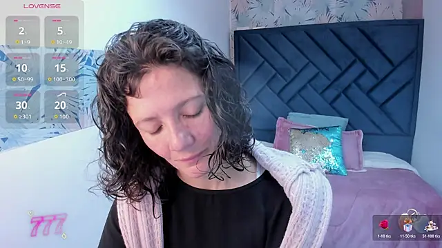 Snapshot of Valery_More__ chatting on May 29, 2026, 1:20 pm Valery More online show from May 29, 2026, 1:20 pm