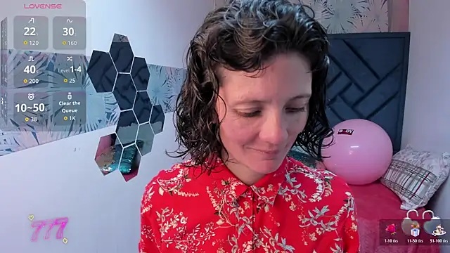 Snapshot of Valery_More__ chatting on June 11, 2026, 1:53 pm Valery More online show from June 11, 2026, 1:53 pm