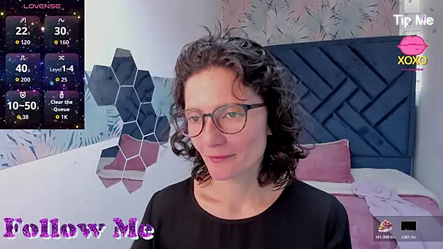 Valery More   online show from August 4, 2026, 1:25 pm
