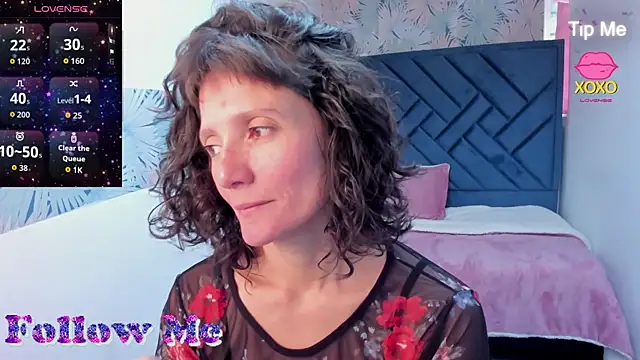 Valery More   online show from August 7, 2026, 1:24 pm
