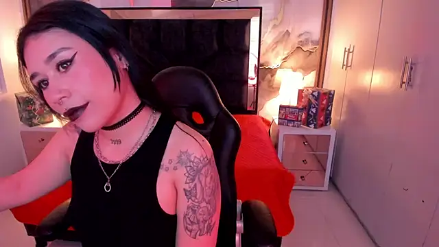 SusanVilla online show from December 16, 2025, 9:31 pm