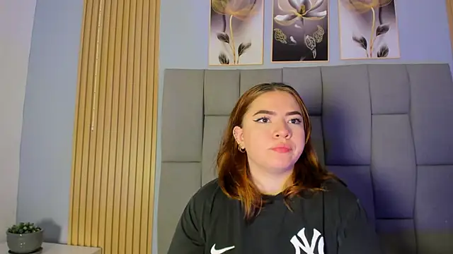 Kandyfrees  online show from December 21, 2025, 12:34 pm