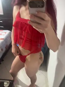 Snapshot of NICOLLE__12 chatting on October 4, 2025, 12:25 pm NICOLLE 12 online show from October 4, 2025, 12:25 pm