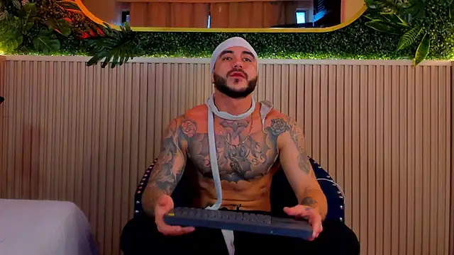 Snapshot of Dante_Dimarco chatting on October 10, 2025, 12:59 pm Dante Dimarco online show from October 10, 2025, 12:59 pm