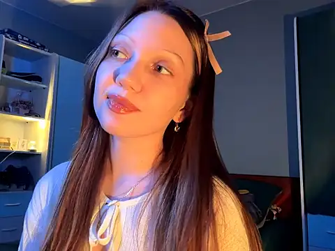 EmiIyKitty online show from October 13, 2025, 7:58 pm