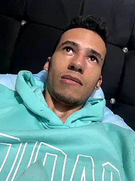 Snapshot of wiland_hot23 chatting on September 28, 2025, 12:27 am wiland hot23 online show from September 28, 2025, 12:27 am