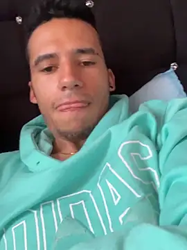 Snapshot of wiland_hot23 chatting on September 28, 2025, 3:17 pm wiland hot23 online show from September 28, 2025, 3:17 pm