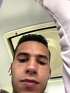 Snapshot of wiland_hot23 chatting on September 30, 2025, 6:13 pm wiland hot23 online show from September 30, 2025, 6:13 pm