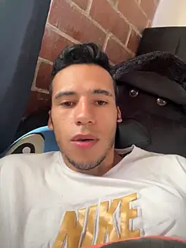 Snapshot of wiland_hot23 chatting on October 4, 2025, 3:43 pm wiland hot23 online show from October 4, 2025, 3:43 pm