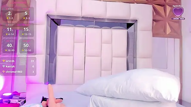 Snapshot of violet_milleer chatting on October 20, 2025, 7:14 pm violet milleer online show from October 20, 2025, 7:14 pm