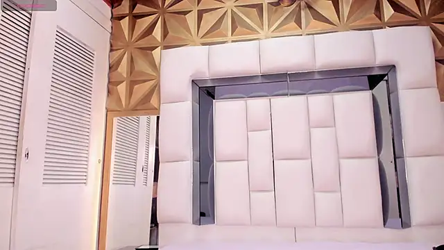 Snapshot of violet_milleer chatting on October 23, 2025, 7:01 pm violet milleer online show from October 23, 2025, 7:01 pm