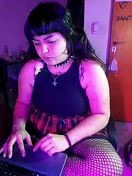 crucifxcked online show from October 8, 2025, 3:59 am