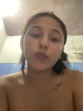 Snapshot of melissa_milkk chatting on October 18, 2025, 7:58 pm melissa milkk online show from October 18, 2025, 7:58 pm