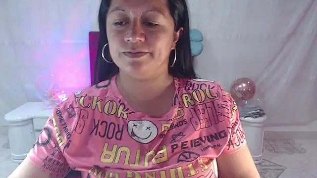 Snapshot of SaharaJohson chatting on October 30, 2025, 4:47 am SaharaJohson online show from October 30, 2025, 4:47 am