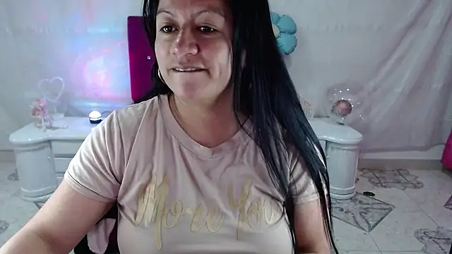 Snapshot of SaharaJohson chatting on November 12, 2025, 6:58 am SaharaJohson online show from November 12, 2025, 6:58 am