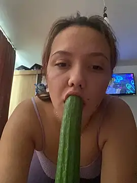 Snapshot of CamillaHessel chatting on October 29, 2025, 1:13 pm CamillaHessel online show from October 29, 2025, 1:13 pm