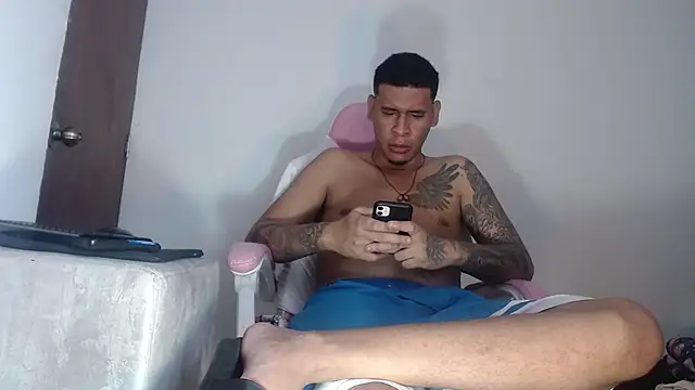 Adrew fox online show from October 25, 2025, 6:13 pm