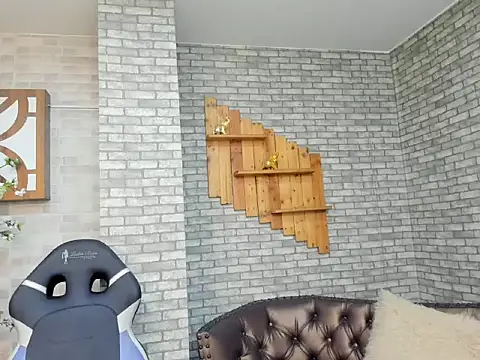 Snapshot of Alisonn_Doll chatting on November 6, 2025, 12:06 pm Alisonn Doll online show from November 6, 2025, 12:06 pm