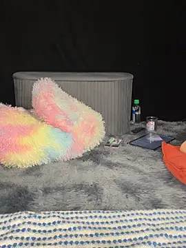 SaraNoir80 online show from February 7, 2026, 6:22 pm